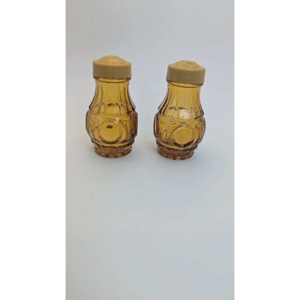 Vintage Amber Glass Salt Pepper Shakers‎ Thumbprint Ribbed MCM Retro Set 4 Inch